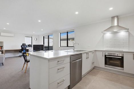 Photo of property in 75 Tabraham Crescent, Pyes Pa, Tauranga, 3112