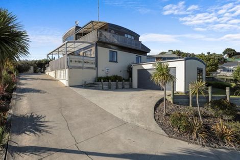 Photo of property in 35 Long Street, Raglan, 3225