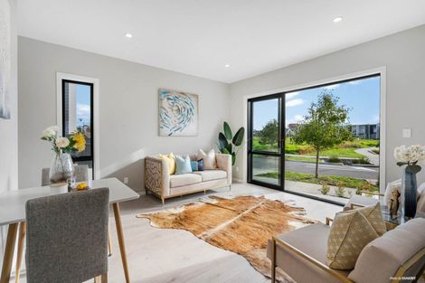 Photo of property in 1 Hea Road, Hobsonville, Auckland, 0616