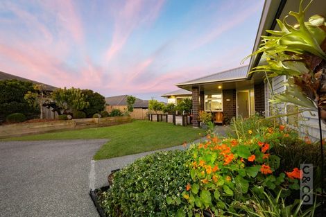 Photo of property in 96 Pohutukawa Parade, Riverhead, 0820