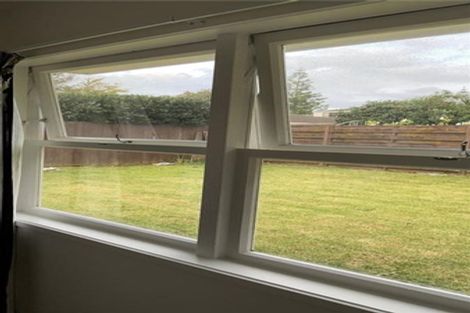 Photo of property in 5 Ashcroft Avenue, Mangere Bridge, Auckland, 2022