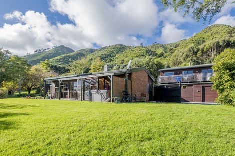 Photo of property in 167 Huia Street, Waikanae, 5391