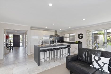 Photo of property in 25 Pine Harbour Parade, Beachlands, Auckland, 2018