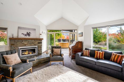 Photo of property in 92 Meadowstone Drive, Wanaka, 9305