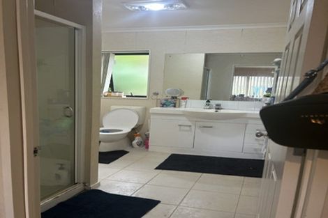 Photo of property in 6 Chelmsley Avenue, Henderson, Auckland, 0612