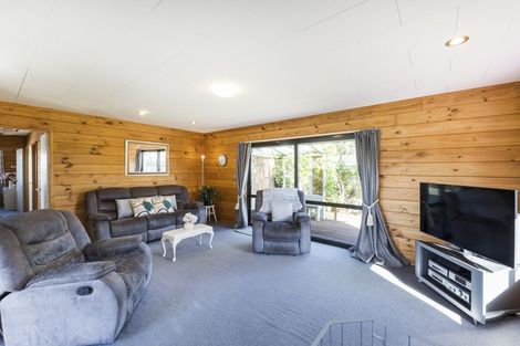 Photo of property in 10 Tiller Close, Kelvin Grove, Palmerston North, 4414