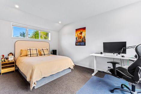 Photo of property in 32a Sandown Road, Rothesay Bay, Auckland, 0630