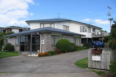 Photo of property in 10 Carl Place, Unsworth Heights, Auckland, 0632