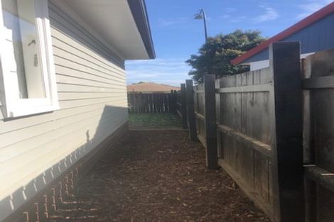 Photo of property in 1/452 Swanson Road, Ranui, Auckland, 0612