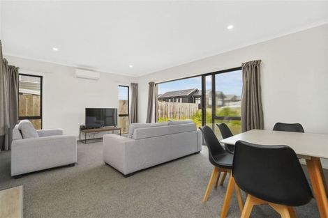 Photo of property in 12 Springside Court, Huntington, Hamilton, 3210