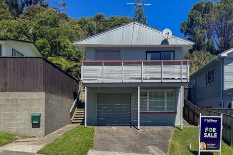 Photo of property in 32 Kingsley Street, Stokes Valley, Lower Hutt, 5019