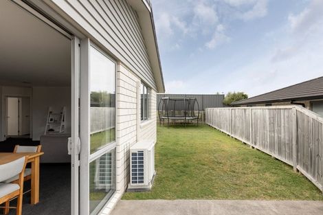 Photo of property in Waterview Estate, 33/4 Greystone Place, Omokoroa, 3114