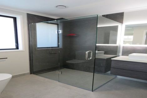 Photo of property in 2 Paapaka Way, Waiuku, 2123