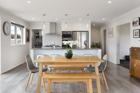 Photo of property in 11 Landon Way, Maewa, Feilding, 4702