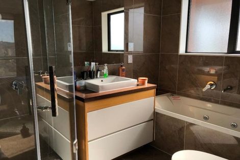 Photo of property in 2 Mullafin Road, Flat Bush, Auckland, 2019