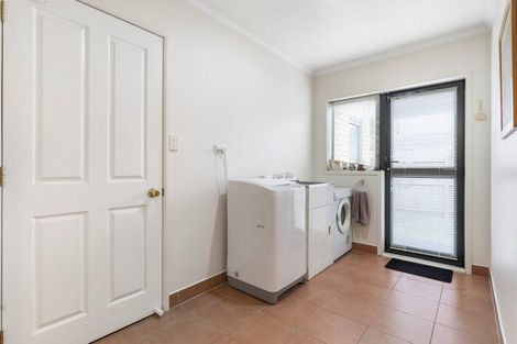 Photo of property in 5 Beragh Place, East Tamaki, Auckland, 2016