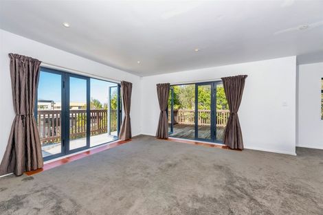 Photo of property in 20a Belleaire Court, West Harbour, Auckland, 0618