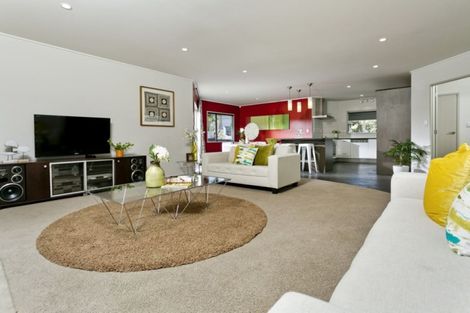 Photo of property in 27 Lyford Crescent, Sunnynook, Auckland, 0620