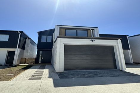 Photo of property in 14 Parahau Road, Papakura, 2110