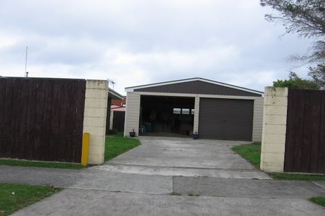 Photo of property in 18 Colonial Place, Kelvin Grove, Palmerston North, 4414
