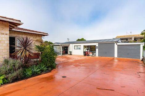 Photo of property in 141 Marsden Bay Drive, One Tree Point, 0118