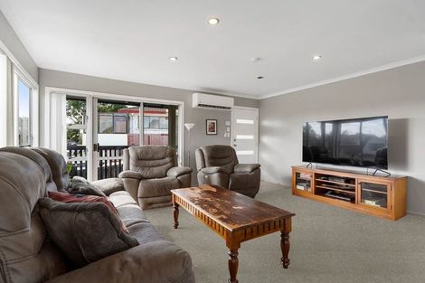 Photo of property in 152 Everglade Drive, Totara Heights, Auckland, 2105