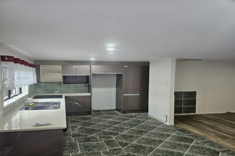Photo of property in 19 Hiwihau Place, Glenfield, Auckland, 0629