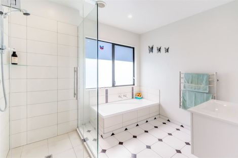 Photo of property in 30 Dell Road, Raumati South, Paraparaumu, 5032