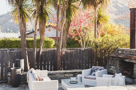 Photo of property in 1a Maple Court, Arthurs Point, Queenstown, 9371