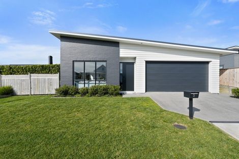 Photo of property in 5 Kuku Avenue, Red Beach, 0932