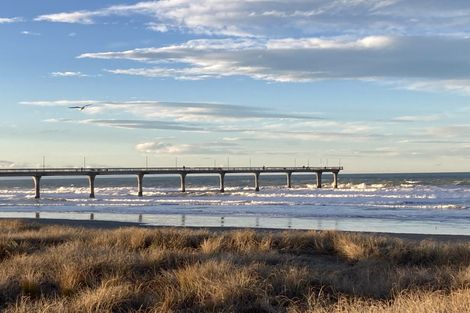 Photo of property in 2/272 Marine Parade, New Brighton, Christchurch, 8061