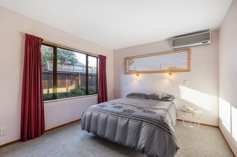 Photo of property in 2/433 Memorial Avenue, Burnside, Christchurch, 8053