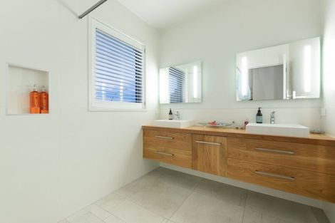 Photo of property in 24a Sunbrae Grove, Mount Maunganui, 3116