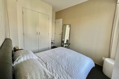 Photo of property in St Peters Apartments, 7e/192 Willis Street, Te Aro, Wellington, 6011