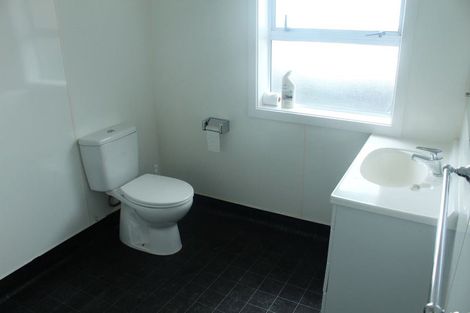 Photo of property in 64 Apu Crescent, Lyall Bay, Wellington, 6022