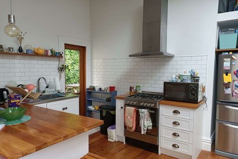 Photo of property in 173 Glenmore Street, Kelburn, Wellington, 6012