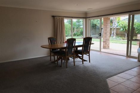 Photo of property in 5 Castlehill Court, Wattle Downs, Auckland, 2103