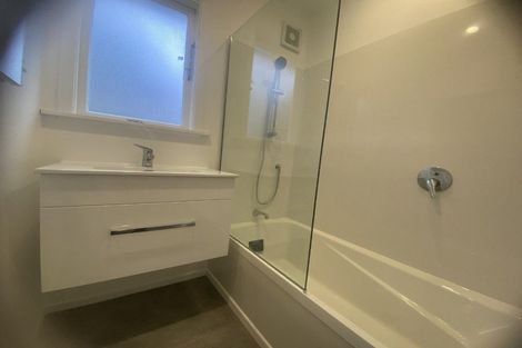 Photo of property in 46 Stewart Drive, Newlands, Wellington, 6037