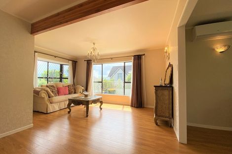 Photo of property in 16 Cherub Place, West Harbour, Auckland, 0618