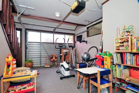 Photo of property in 23 Kensington Place, Fairfield, Hamilton, 3214