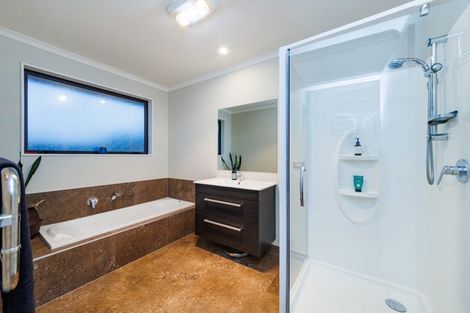 Photo of property in 23 Galea Grove, Kelvin Grove, Palmerston North, 4414