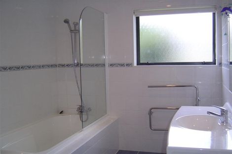 Photo of property in 2/41 Okura River Road, Okura, Albany, 0792