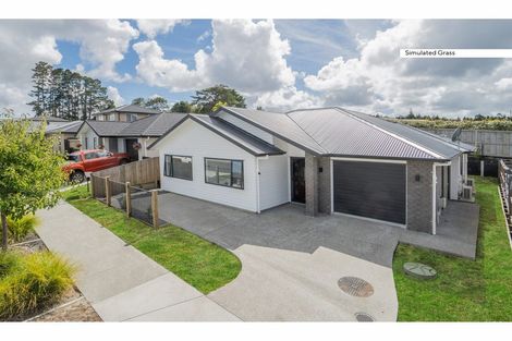 Photo of property in 30 Accolage Boulevard, Kumeu, 0810