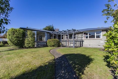 Photo of property in 2 Gloaming Place, Sockburn, Christchurch, 8042