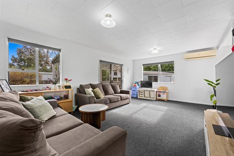 Photo of property in 14 Shearwater Street, One Tree Point, 0118
