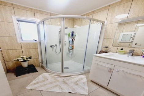 Photo of property in 2/1 Pimento Place, New Lynn, Auckland, 0600