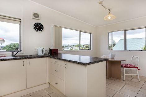 Photo of property in 35 John Davis Road, Mount Roskill, Auckland, 1041