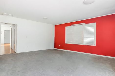 Photo of property in 2 King Richard Place, Browns Bay, Auckland, 0630