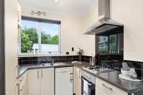 Photo of property in 169a Newlands Road, Newlands, Wellington, 6037