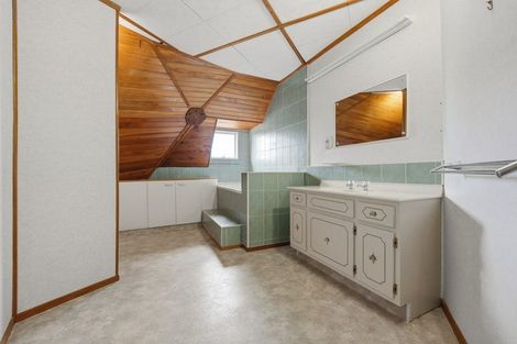 Photo of property in 272 Sturges Road, Henderson, Auckland, 0612